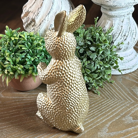 NEW! Shabby Chic Farmhouse Spring Garden Bunny Rabbit Metallic Gold Resin Statue - Picture 6 of 8